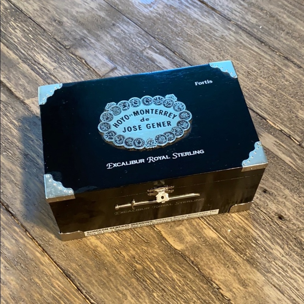Excalibur Royal Cigar Box